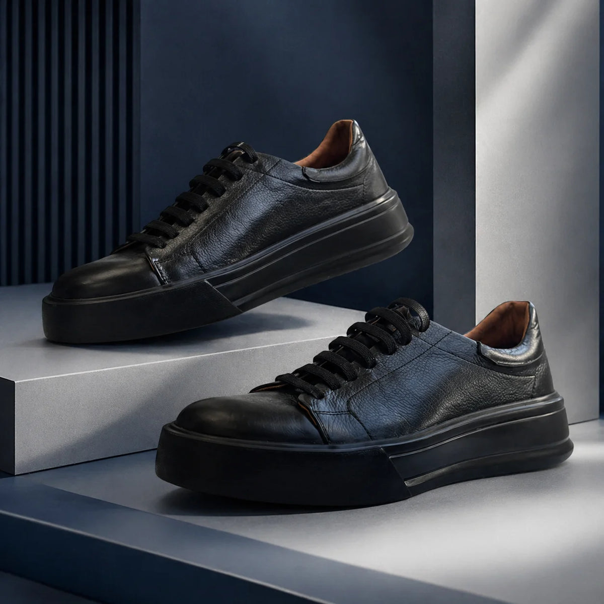 Loafer tênis masculino preto em couro casual premium com solado claro